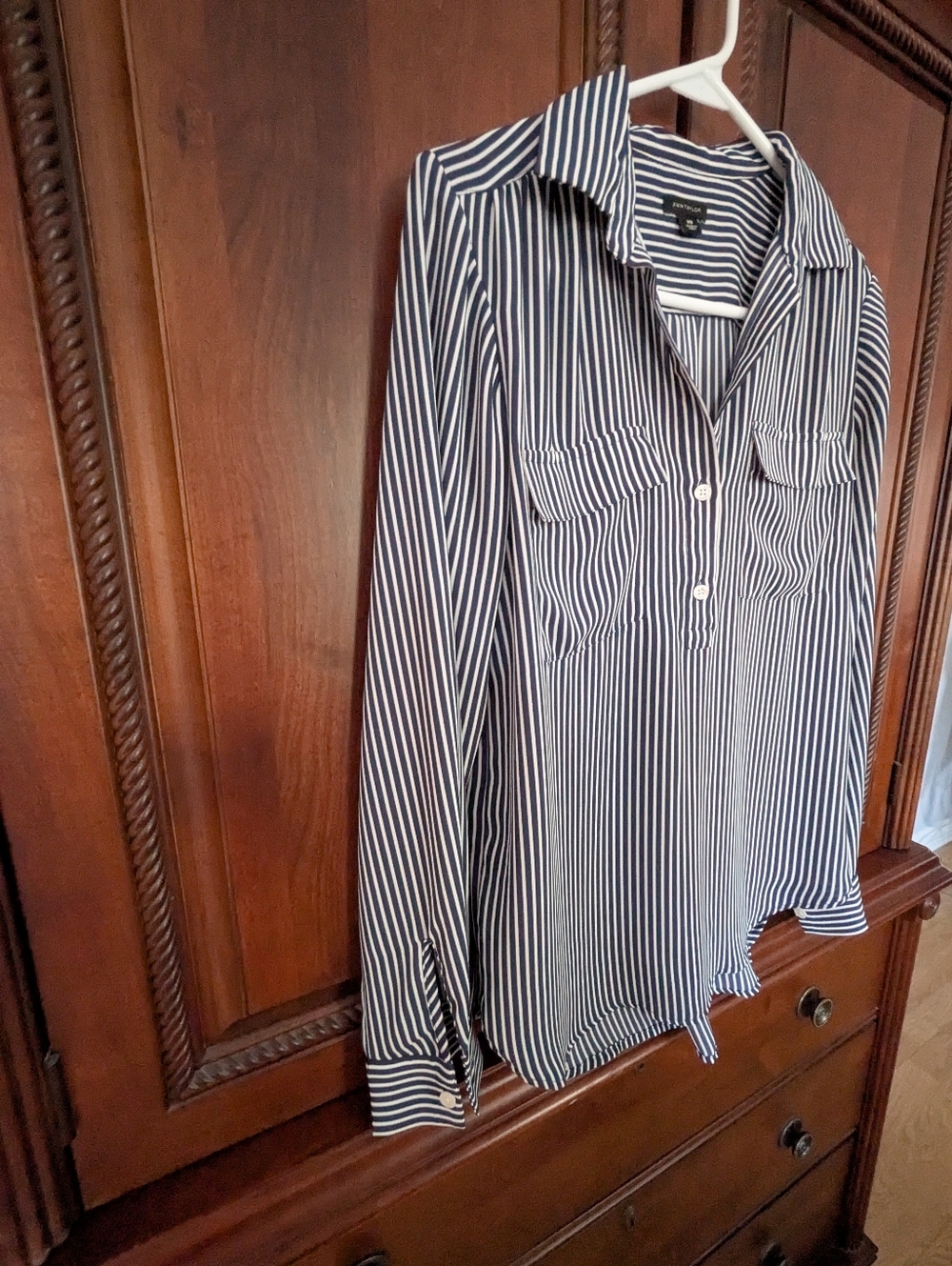 Ann Taylor Navy Striped Women's Blouse Sz XS - Picture 7 of 9